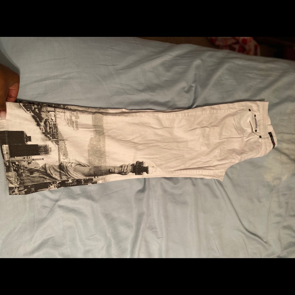 COPY - White NYC printed jeans.